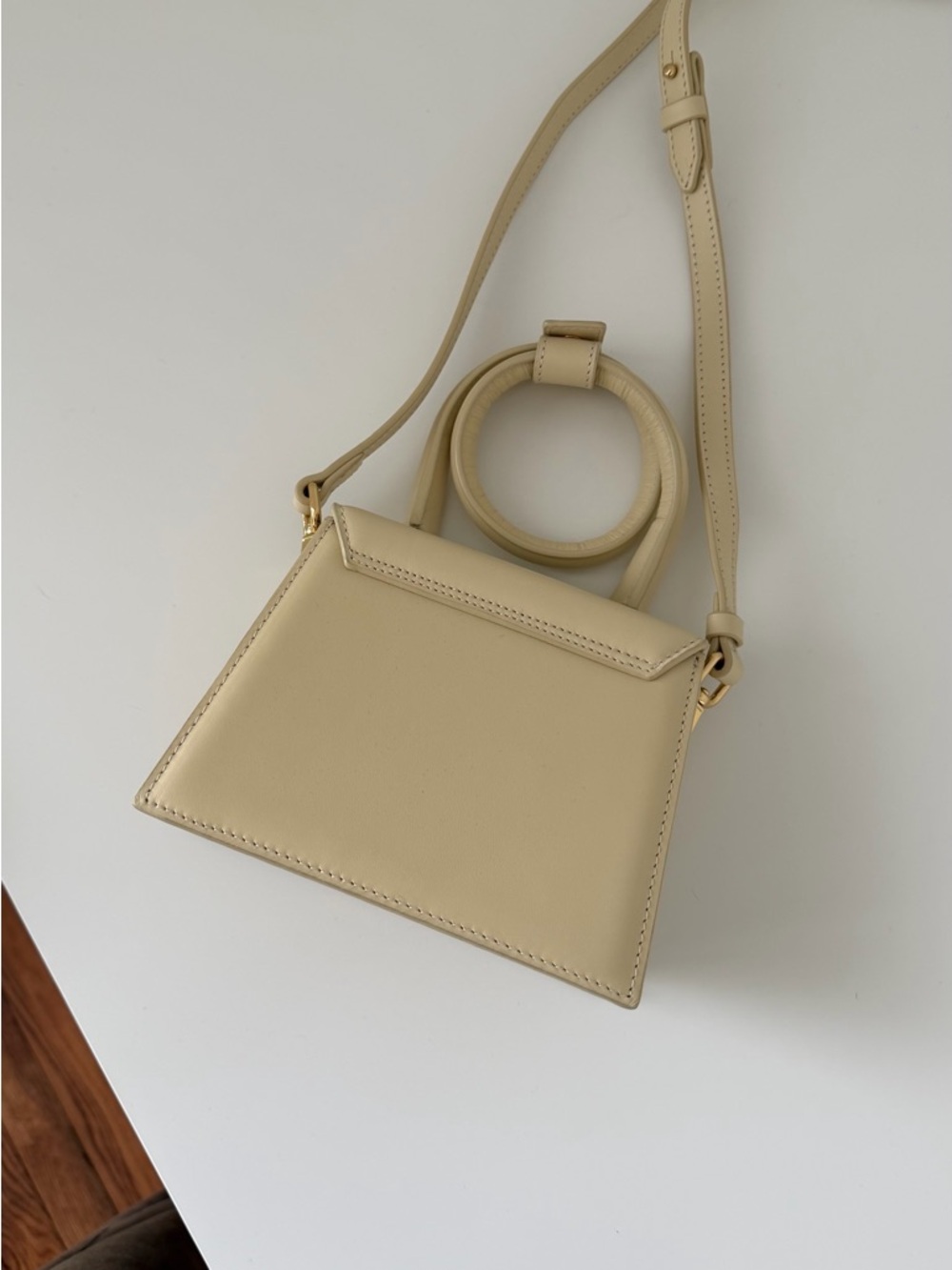 Jacquemus Cream Mini Top-Handle Leather Bag - Picture 5 of 7